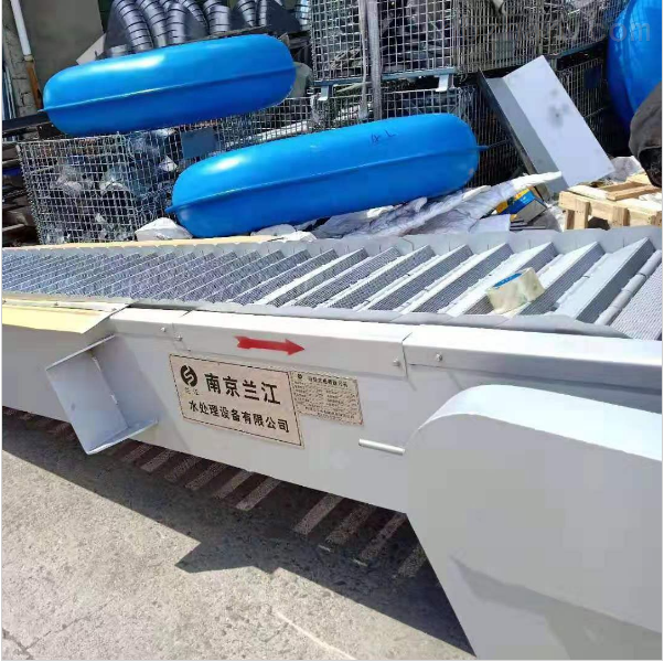 網闆式階梯格栅清污機